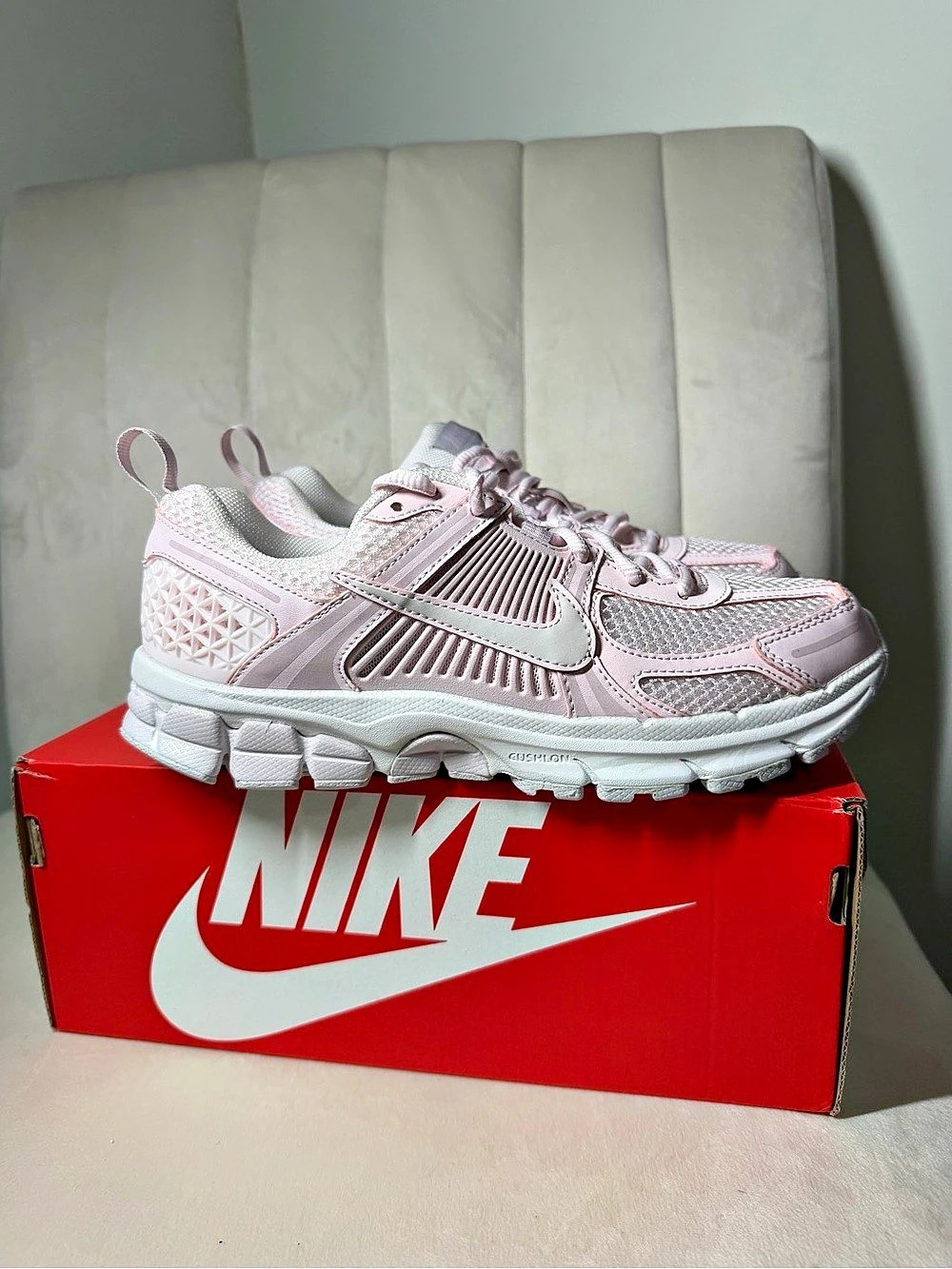Nike Zoom Vomero 5 Pink Rise Bleached Lilac White Sneakers US 6.5